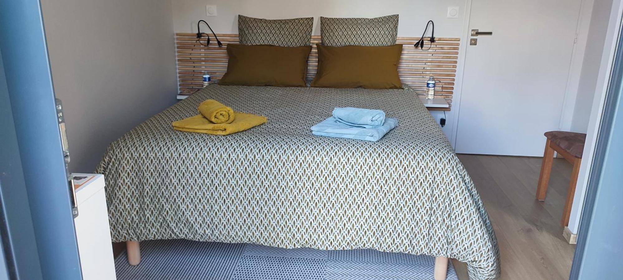 Du Cote De Chez Paule, Chambre Avec Entree Independante Et Salle D'Eau Privative Séméac Exteriör bild